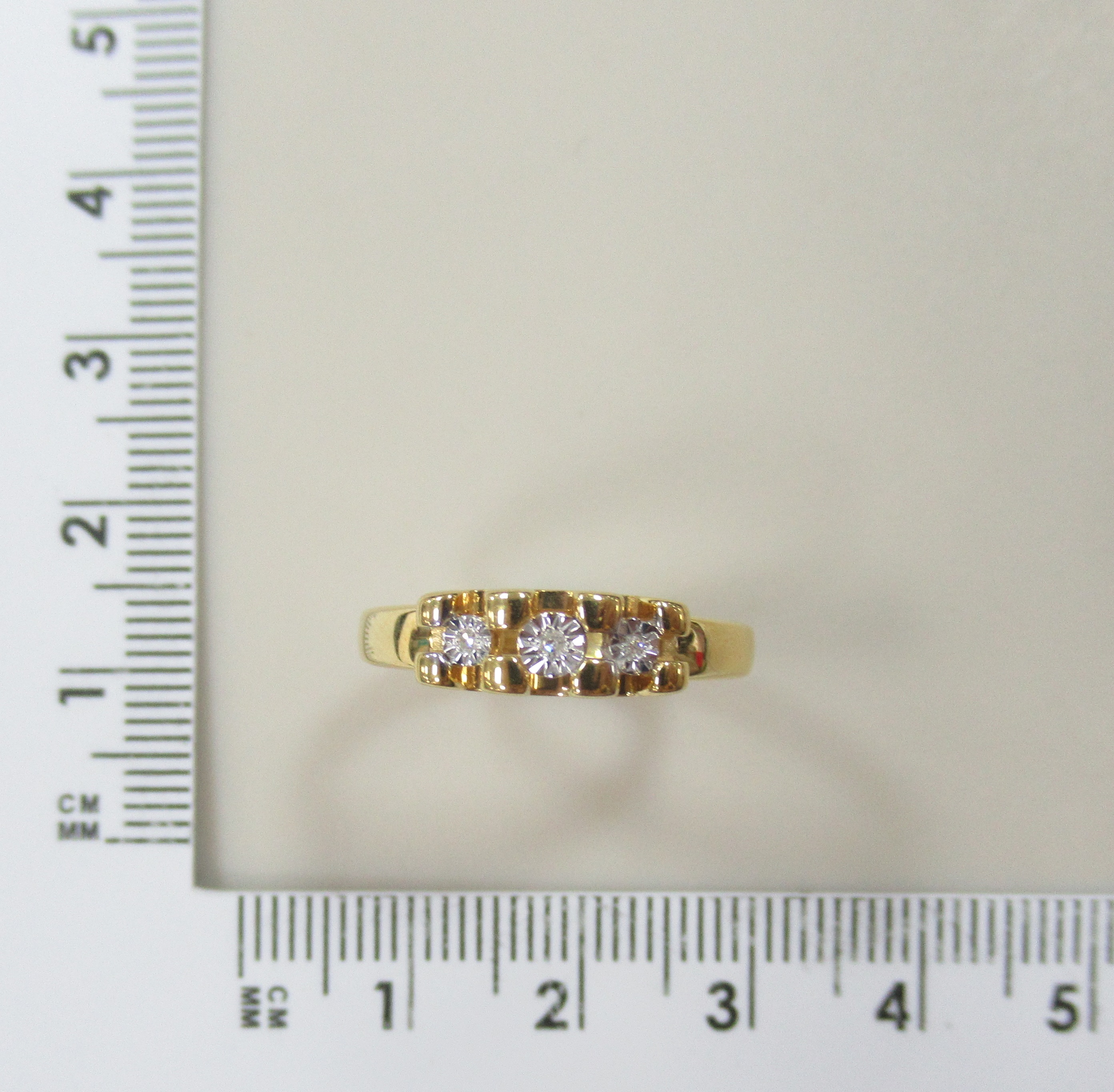 Серебряное кольцо с бриллиантами